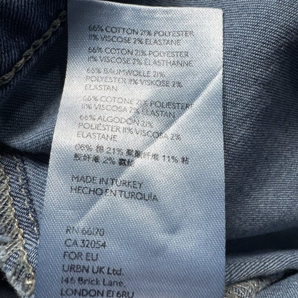 We The Free People Women's Sz 26 Just Float On Flare Bell Bottom Raw Hem Jeans - Picture 10 of 14